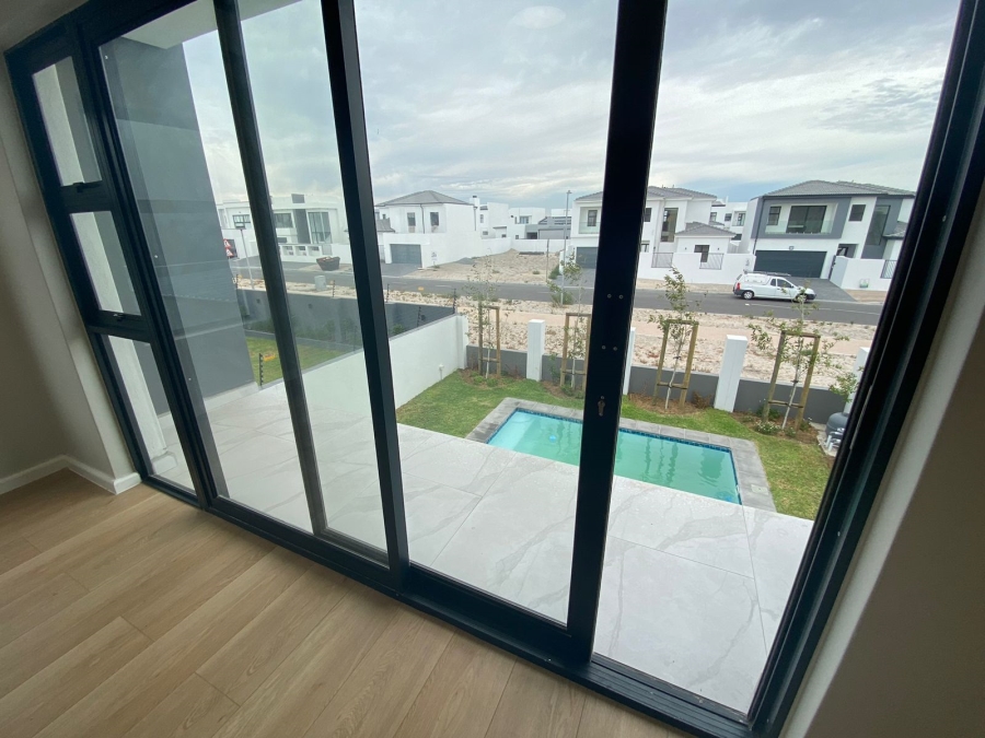 4 Bedroom Property for Sale in Sandown Western Cape